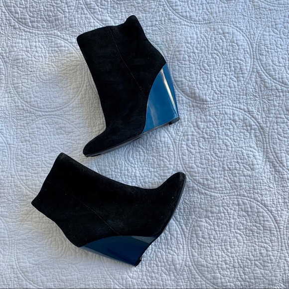 Vero Cuoio Black and Blue Colour Block Heels - Picture 1 of 7